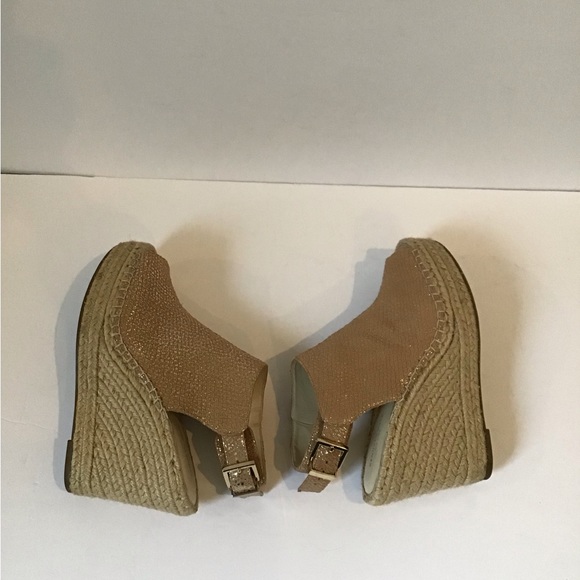 Kenneth Cole metallic peep toe platform, size 8.5 - Picture 4 of 9